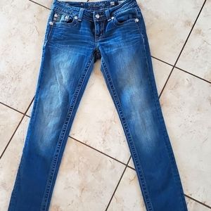 Miss me Brand Blue Jeans, low-rise, size 27